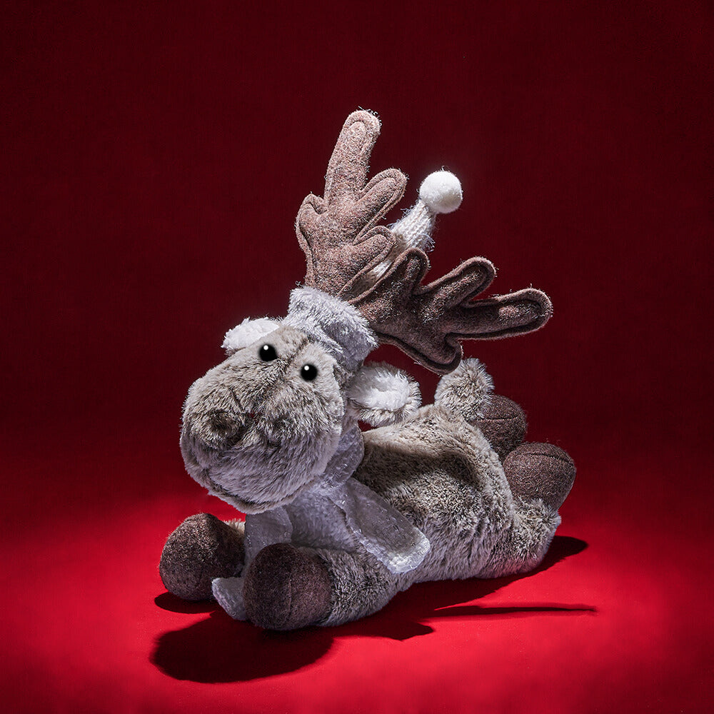 Festive Holiday Reindeer Plush Gift Basket – how the gift is presented