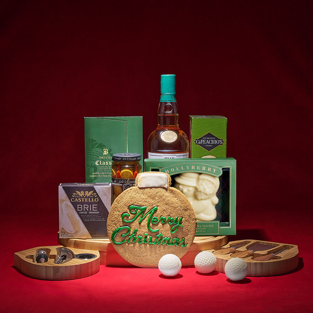 Christmas Liquor Basket with Cheese Board – how the gift is presented