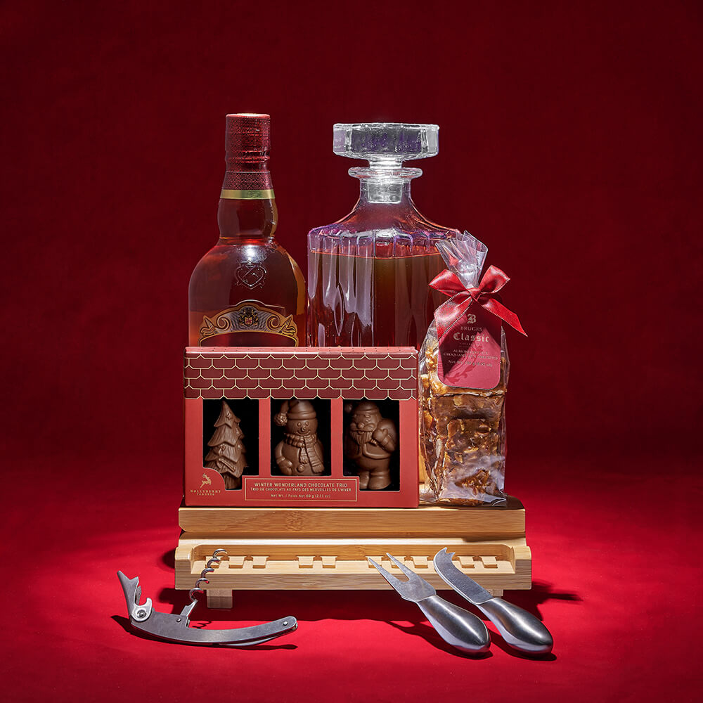 Musician's Holiday Spirits Gift Box with Almond Brittle and Decanter – how the gift is presented