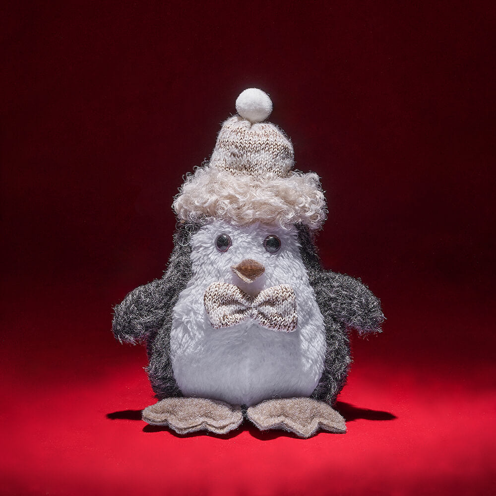 Mini Holiday Penguin Plush – how the gift is presented