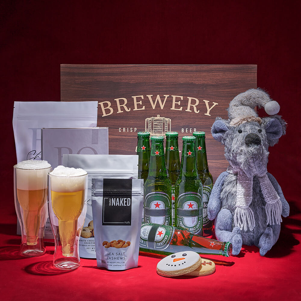 Seasonal Beer and White Chocolate Basket – how the gift is presented
