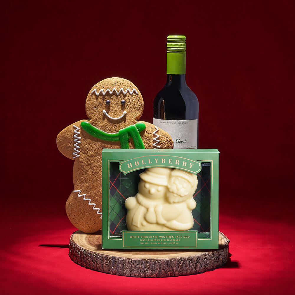 Christmas Wine Gift Set with Large Gingerbread Man and Santa Snowman Chocolate – how the gift is presented
