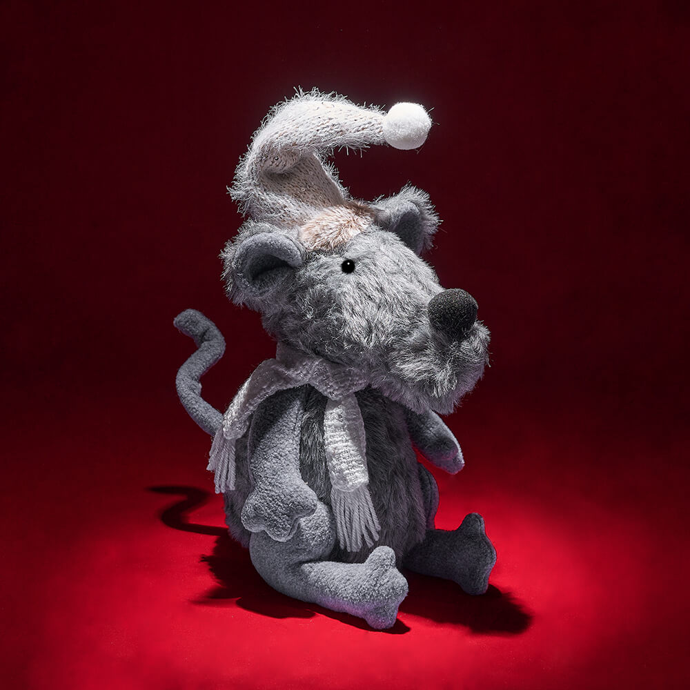 Holiday Plush Mouse Decoration – how the gift is presented