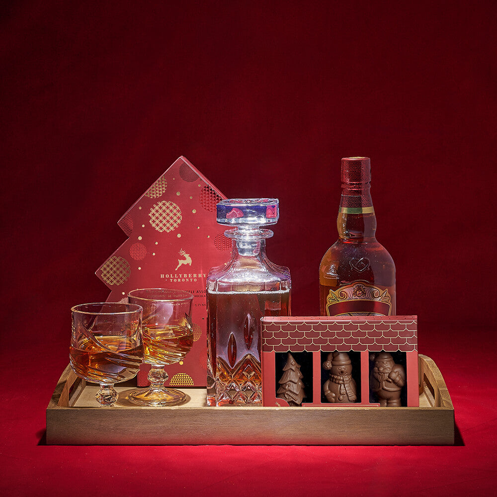 Wooden Tray Whiskey Christmas Gift – how the gift is presented